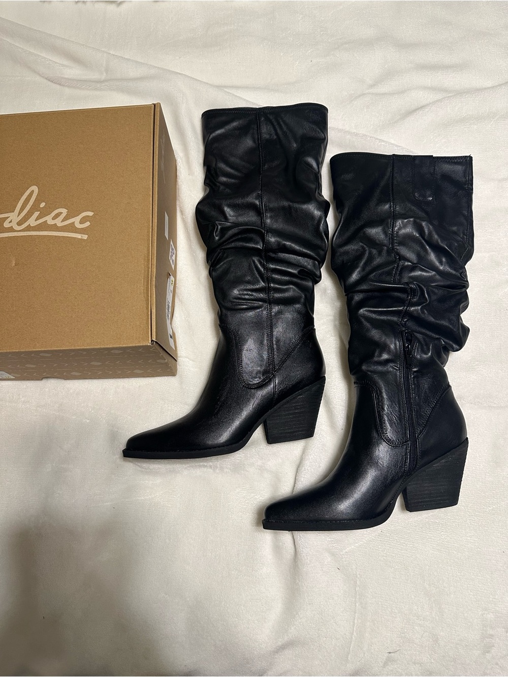 Zodiac knee high boots size 8 NIB